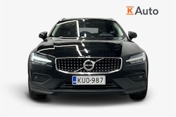 musta Volvo V60 Cross Country 2023 kuva 5.