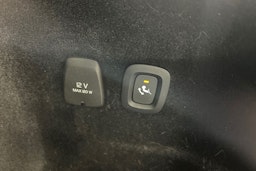 musta Volvo V60 Cross Country 2023 kuva 18.