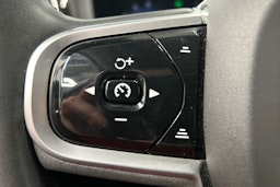 musta Volvo V60 Cross Country 2023 kuva 23.