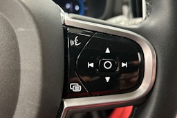 musta Volvo V60 Cross Country 2023 kuva 24.