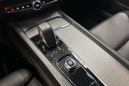 musta Volvo V60 Cross Country 2023 kuva 29.