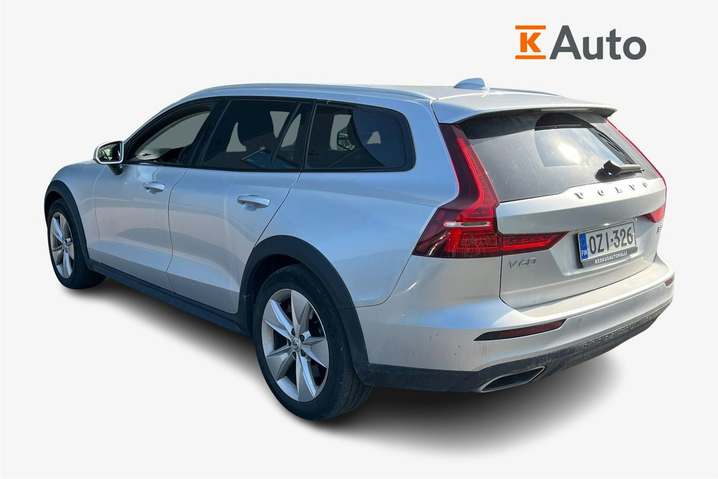 harmaa Volvo V60 Cross Country 2022 kuva 2.