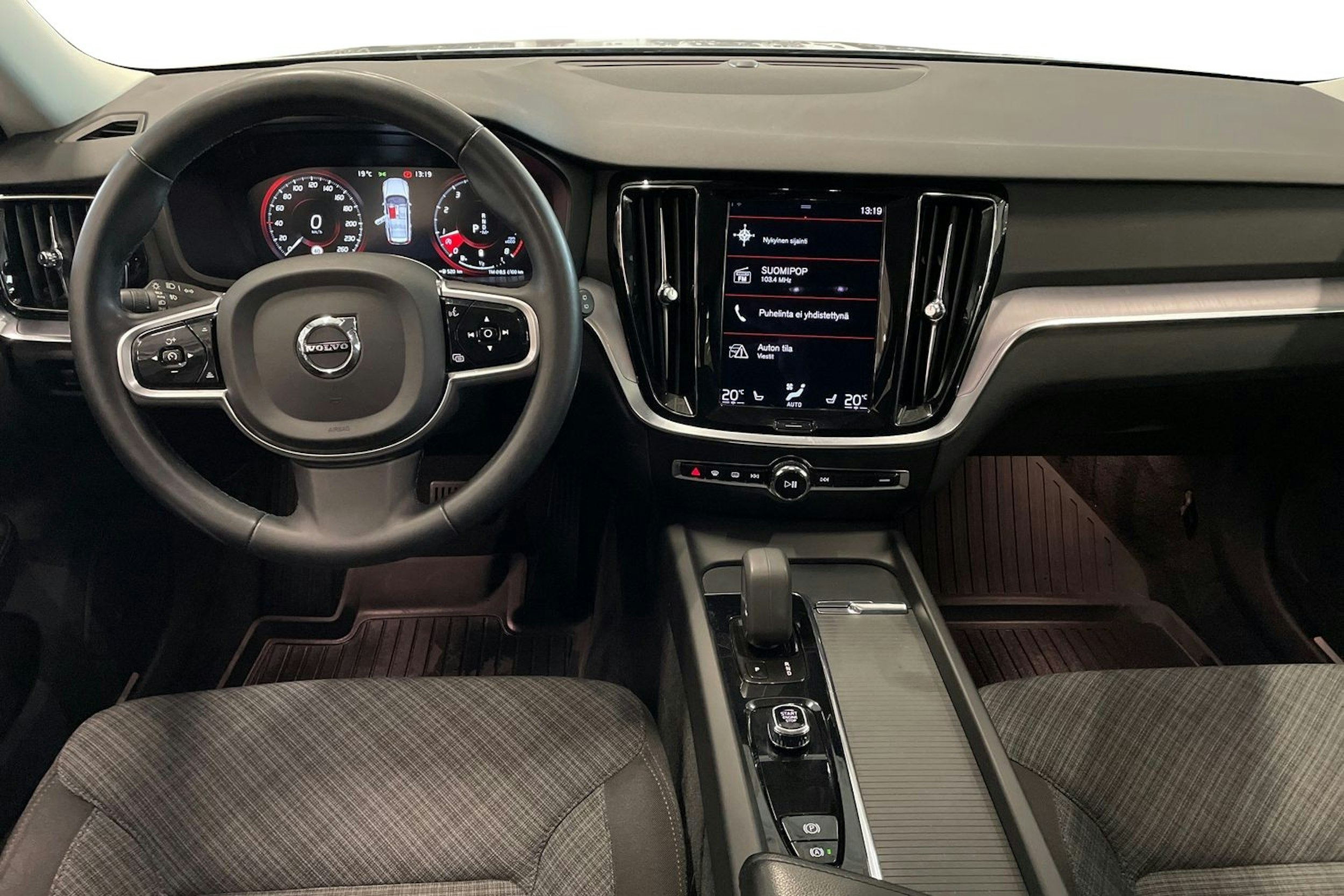 harmaa Volvo V60 Cross Country 2022 kuva 9.