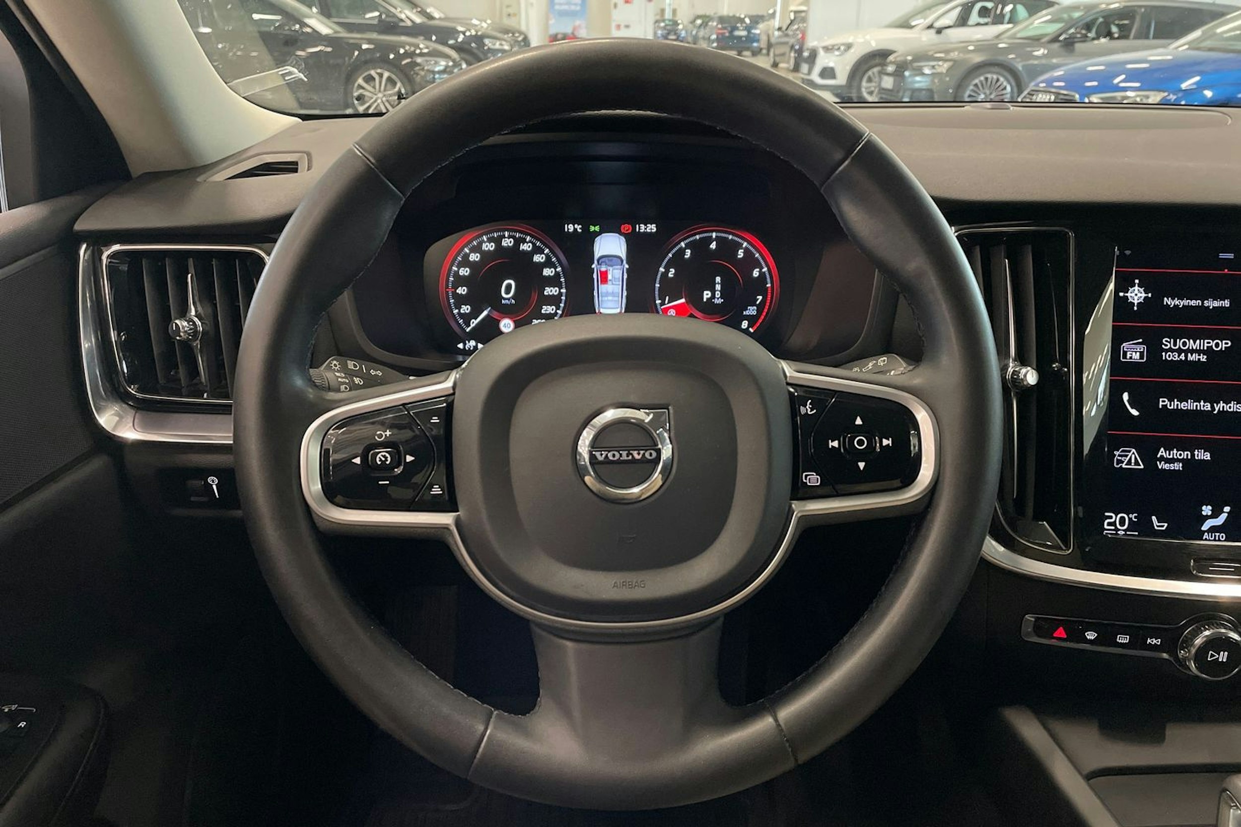 harmaa Volvo V60 Cross Country 2022 kuva 20.