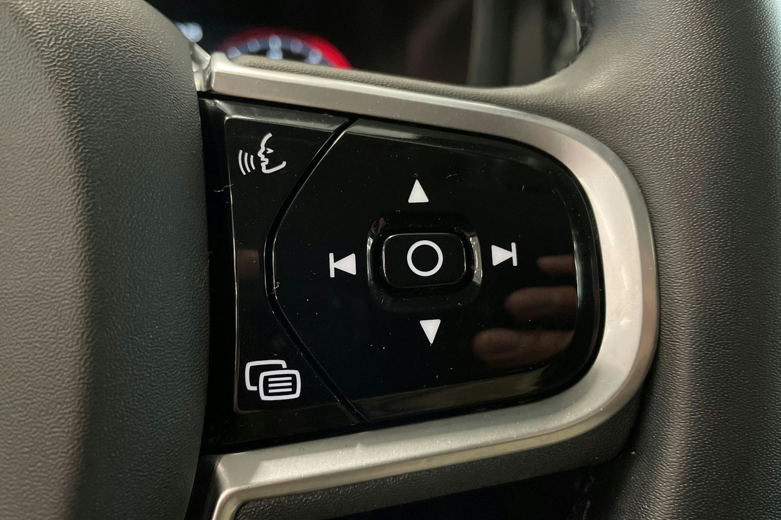 harmaa Volvo V60 Cross Country 2022 kuva 22.