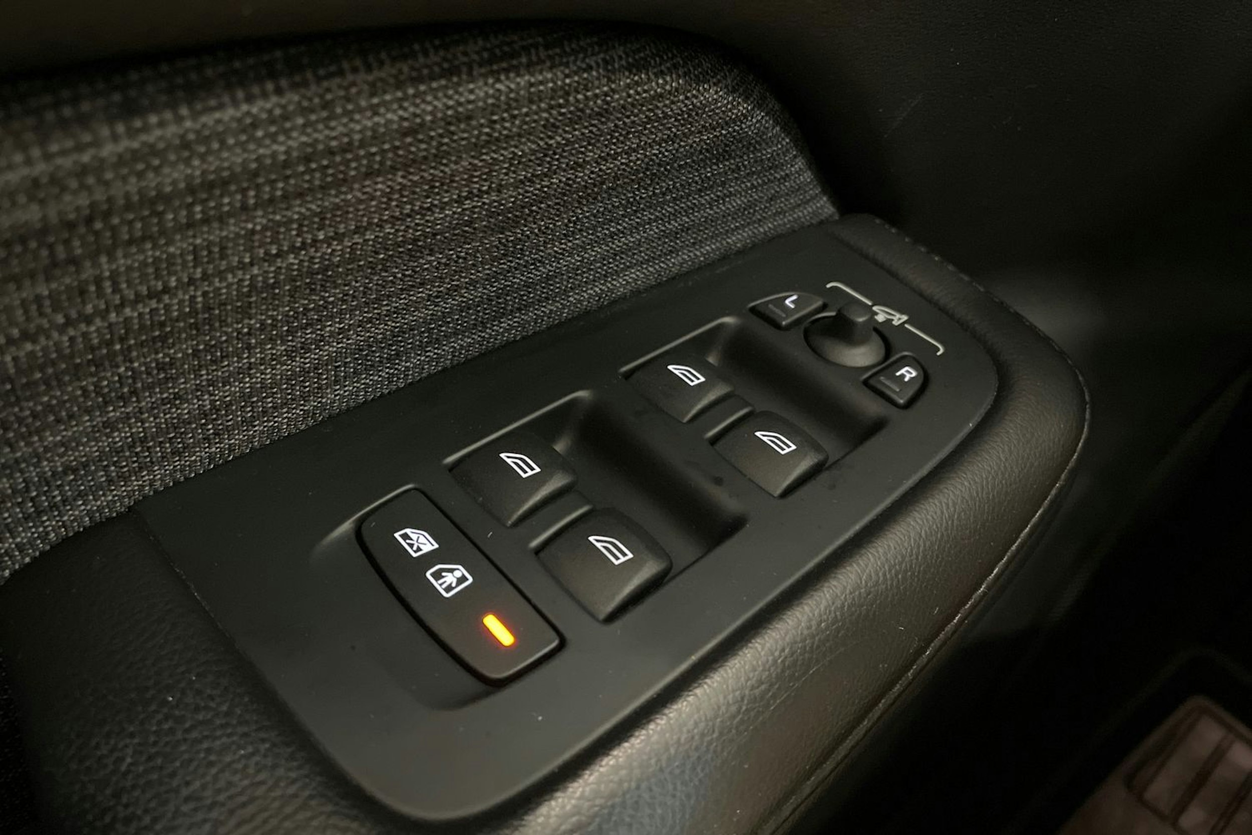 harmaa Volvo V60 Cross Country 2022 kuva 25.