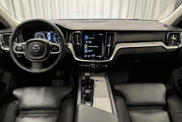 harmaa Volvo V60 Cross Country 2022 kuva 7.