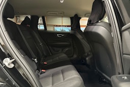 musta Volvo V60 Cross Country 2022 kuva 13.