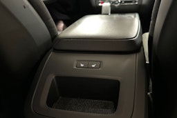 musta Volvo V60 Cross Country 2022 kuva 14.