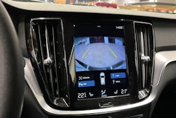 musta Volvo V60 Cross Country 2022 kuva 16.