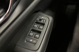 musta Volvo V60 Cross Country 2022 kuva 25.