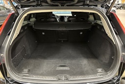 musta Volvo V60 Cross Country 2022 kuva 26.
