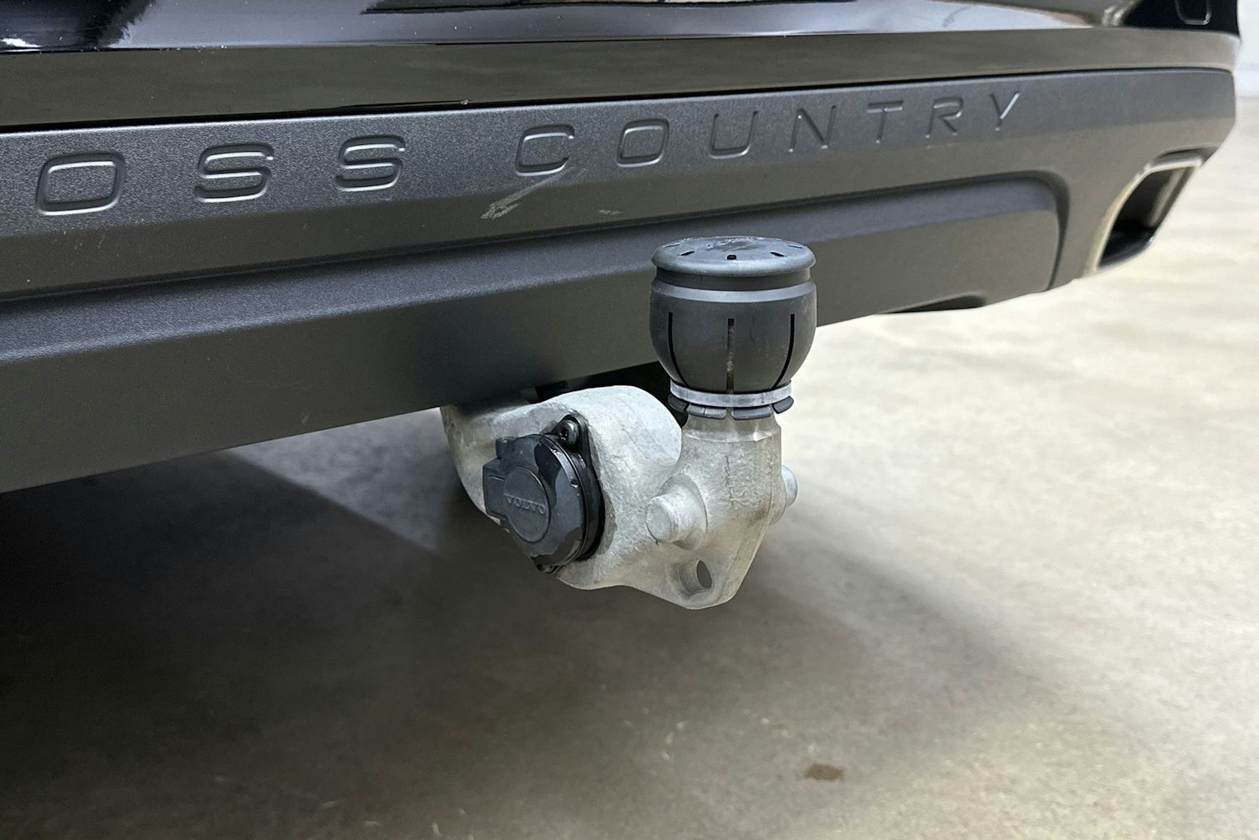 musta Volvo V60 Cross Country 2022 kuva 28.