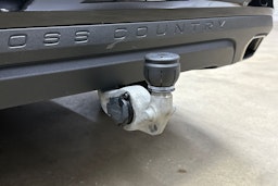 musta Volvo V60 Cross Country 2022 kuva 28.