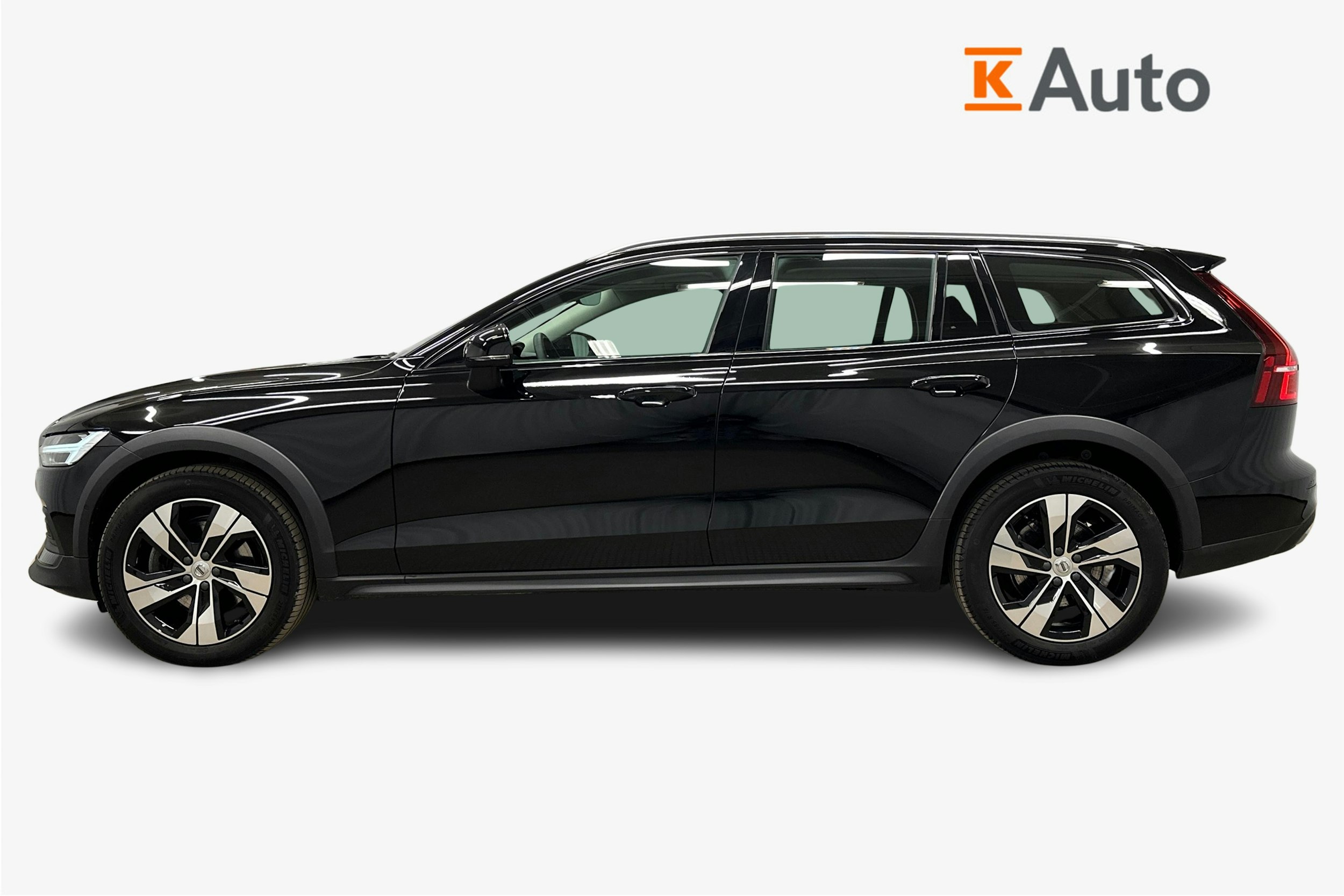 Volvo V60 Cross Country 2023 kuva 6.