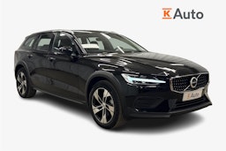 musta Volvo V60 Cross Country 2023 kuva 1.