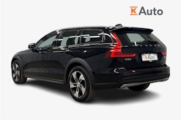 musta Volvo V60 Cross Country 2023 kuva 2.