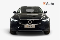 musta Volvo V60 Cross Country 2023 kuva 5.