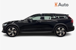 musta Volvo V60 Cross Country 2023 kuva 6.