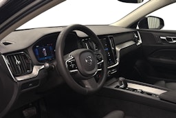 musta Volvo V60 Cross Country 2023 kuva 7.
