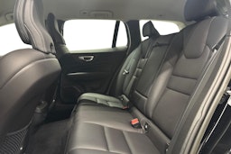 musta Volvo V60 Cross Country 2023 kuva 10.