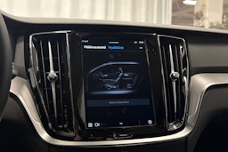 musta Volvo V60 Cross Country 2023 kuva 20.