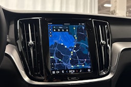 musta Volvo V60 Cross Country 2023 kuva 22.