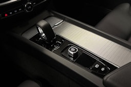 musta Volvo V60 Cross Country 2023 kuva 23.