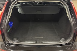 musta Volvo V60 Cross Country 2023 kuva 27.