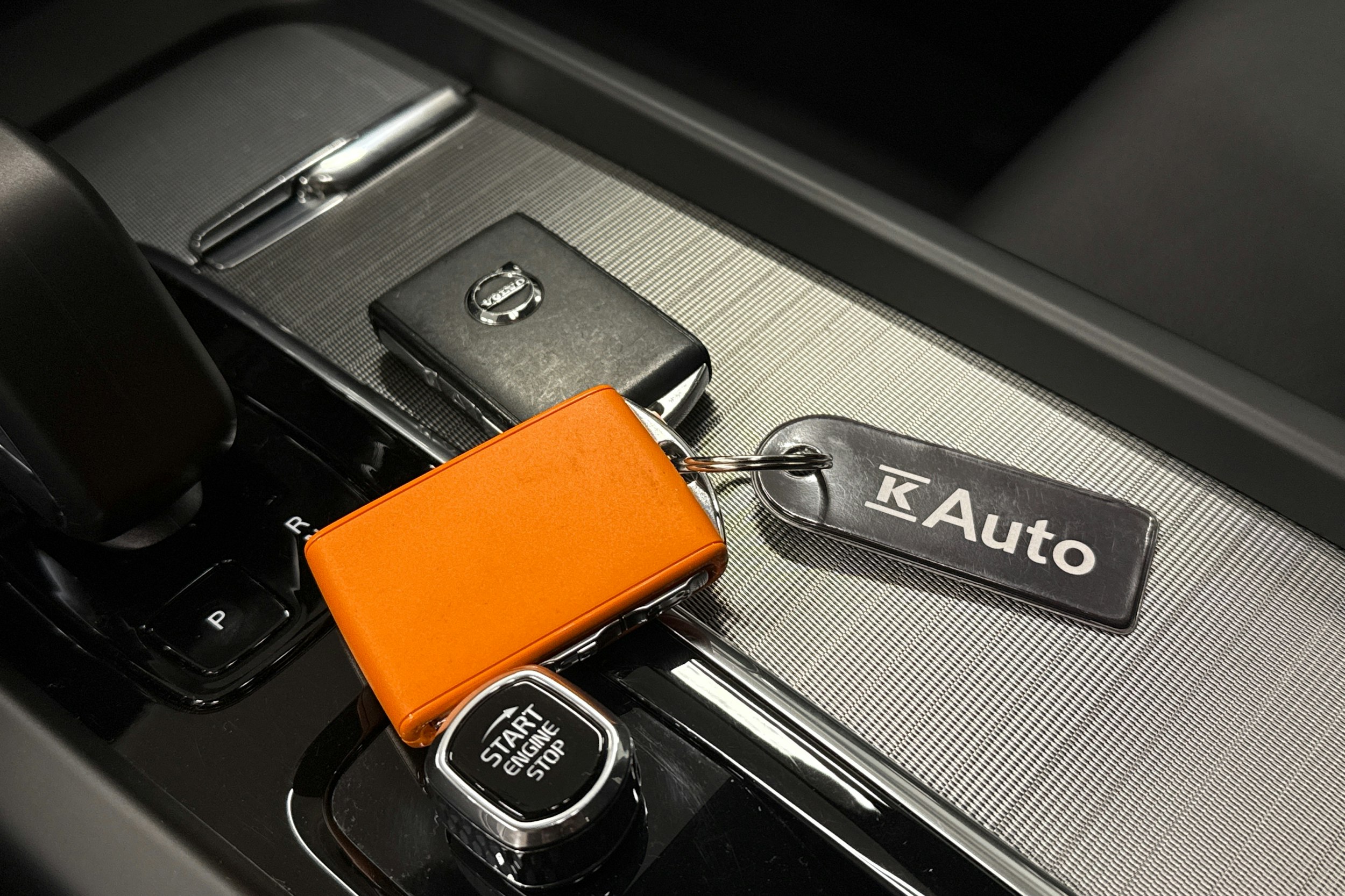 musta Volvo V60 Cross Country 2023 kuva 29.