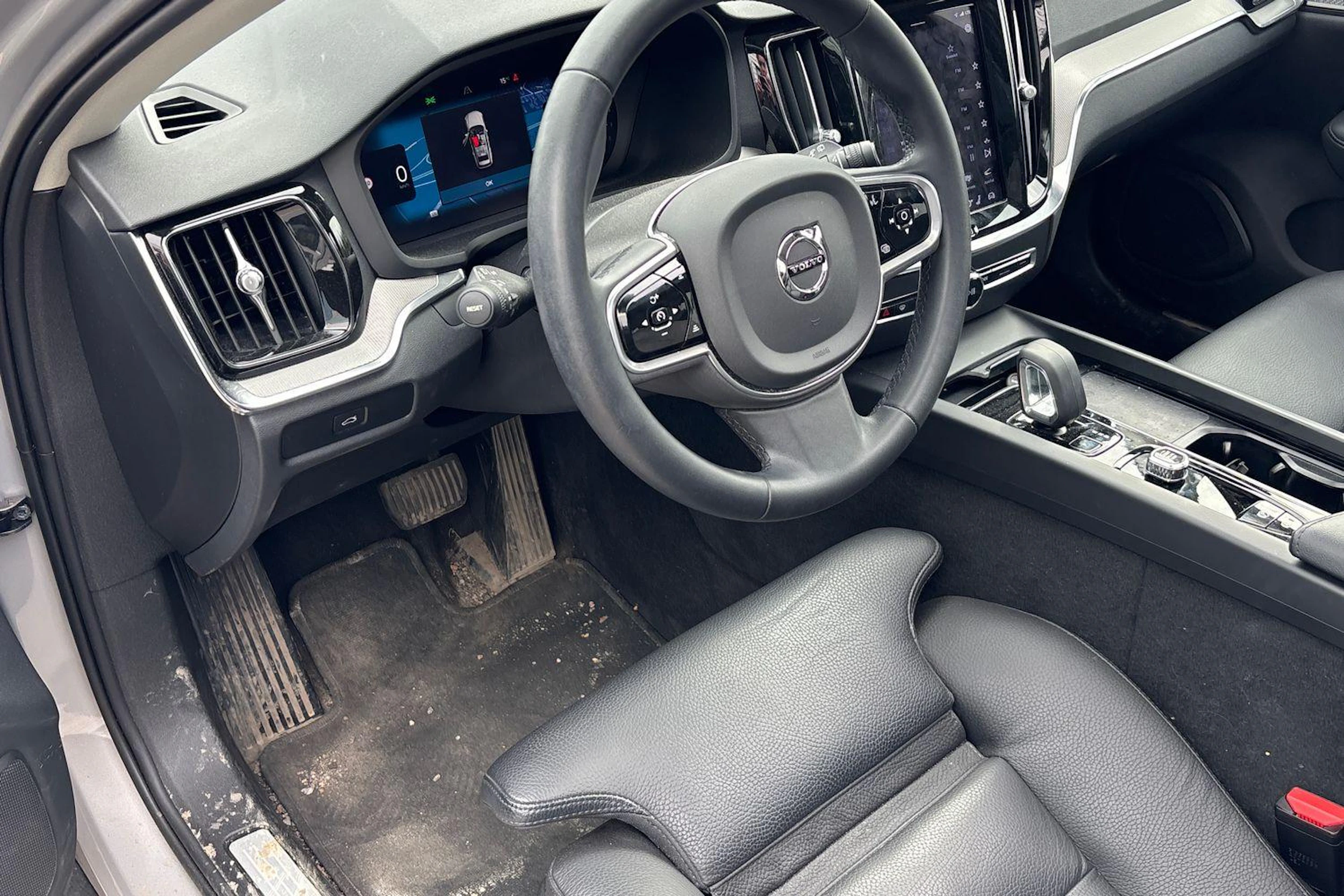 harmaa Volvo V60 Cross Country 2023 kuva 3.