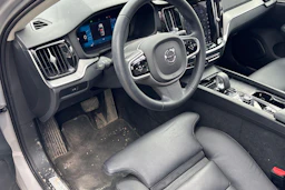 harmaa Volvo V60 Cross Country 2023 kuva 3.