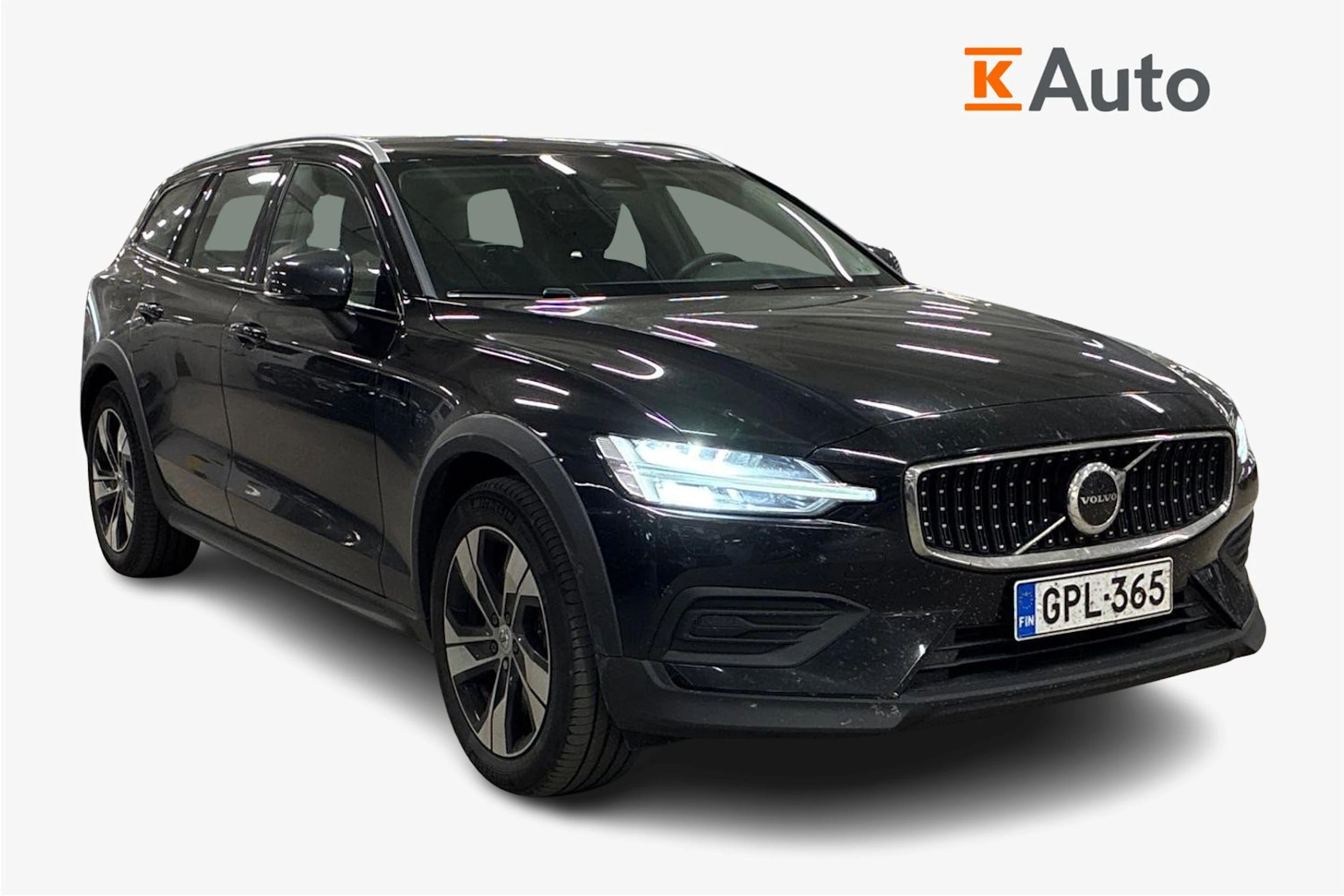 musta Volvo V60 Cross Country 2023 kuva 1.