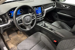 musta Volvo V60 Cross Country 2023 kuva 3.