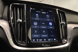 musta Volvo V60 Cross Country 2023 kuva 16.