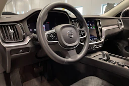 musta Volvo V60 Cross Country 2023 kuva 23.
