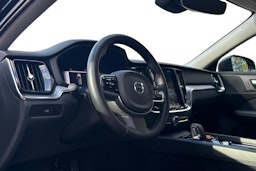 musta Volvo V60 Cross Country 2023 kuva 3.