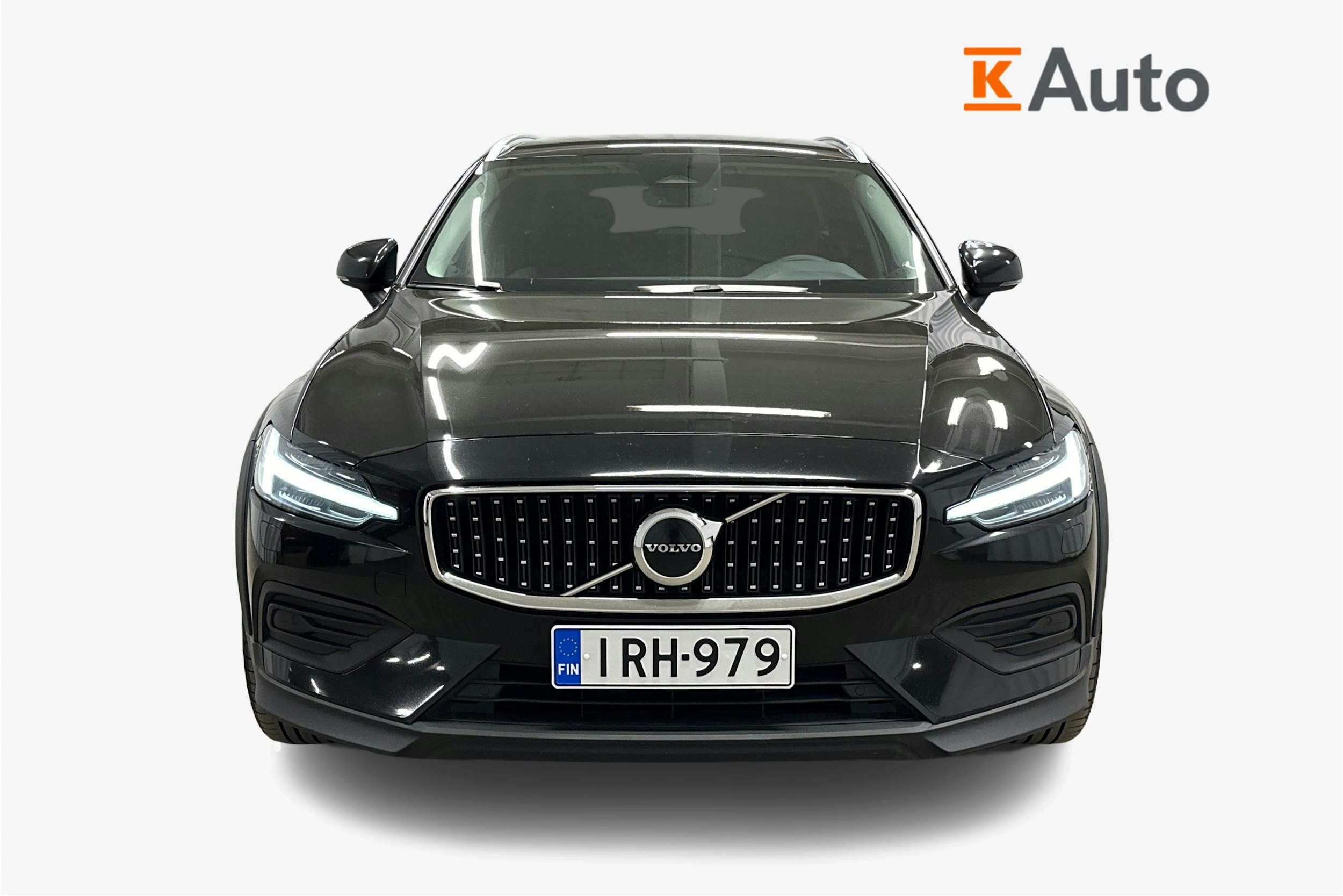 musta Volvo V60 Cross Country 2023 kuva 4.