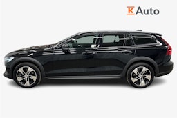 musta Volvo V60 Cross Country 2023 kuva 5.