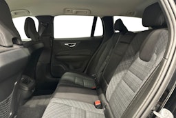 musta Volvo V60 Cross Country 2023 kuva 8.
