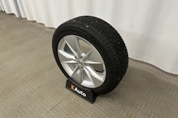 musta Volvo V60 Cross Country 2023 kuva 10.