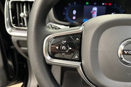 musta Volvo V60 Cross Country 2023 kuva 11.