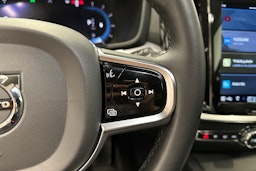 musta Volvo V60 Cross Country 2023 kuva 12.