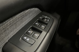 musta Volvo V60 Cross Country 2023 kuva 14.