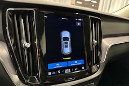 musta Volvo V60 Cross Country 2023 kuva 15.