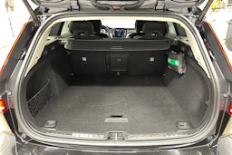 musta Volvo V60 Cross Country 2023 kuva 24.