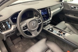 valkoinen Volvo V60 Cross Country 2023 kuva 6.