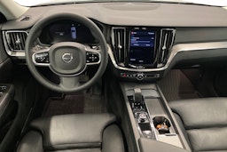 valkoinen Volvo V60 Cross Country 2023 kuva 7.