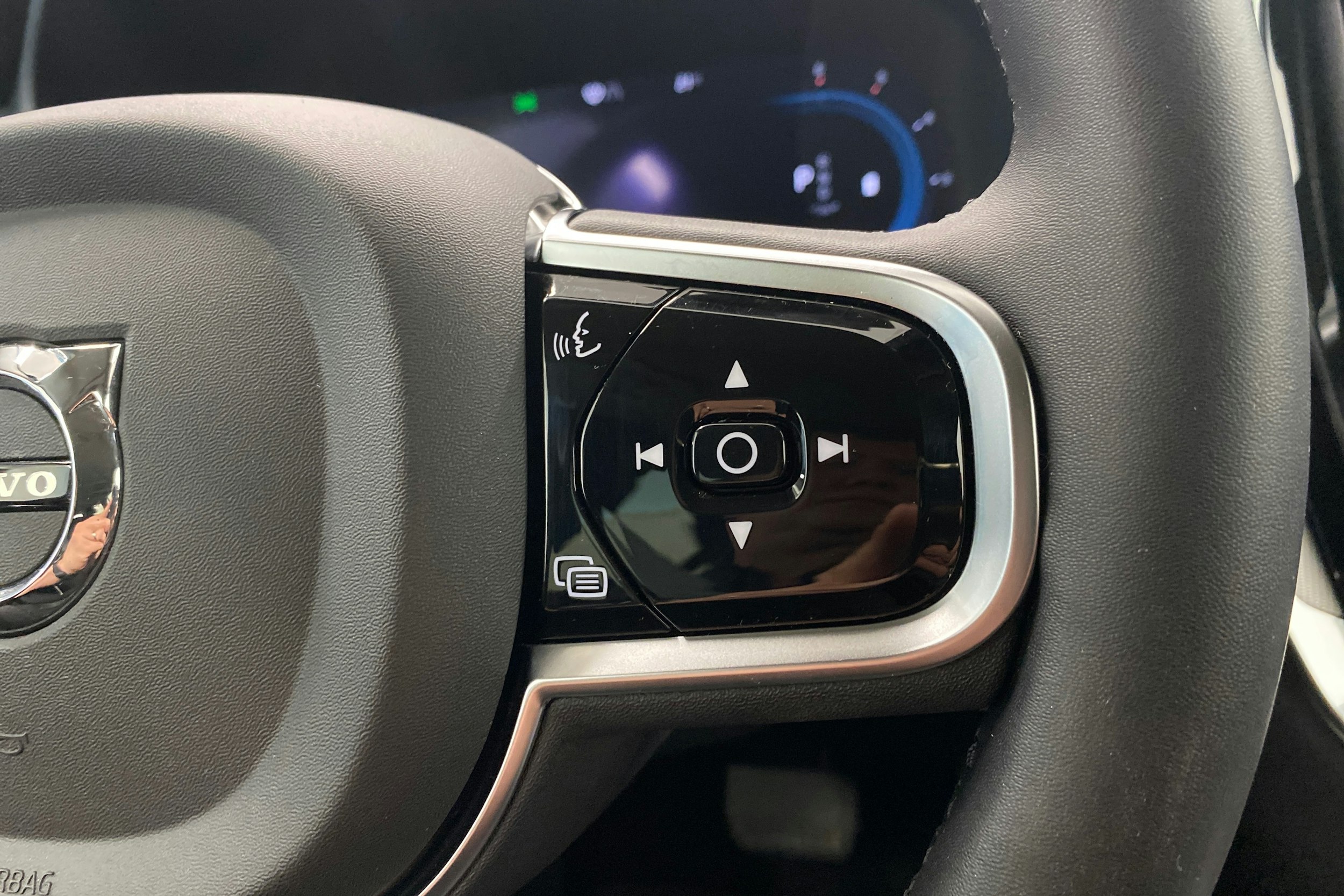 valkoinen Volvo V60 Cross Country 2023 kuva 15.