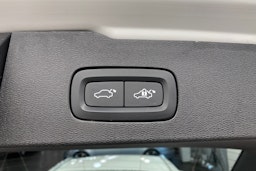 valkoinen Volvo V60 Cross Country 2023 kuva 25.